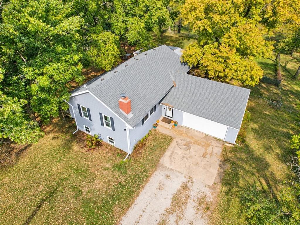 Photo 4 of 21 - 14090 Walker Road, Kansas City, MO 64163