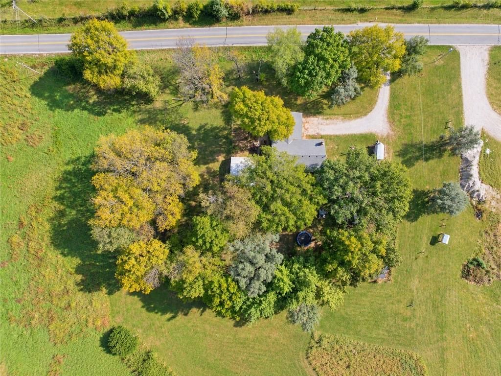 Photo 8 of 21 - 14090 Walker Road, Kansas City, MO 64163