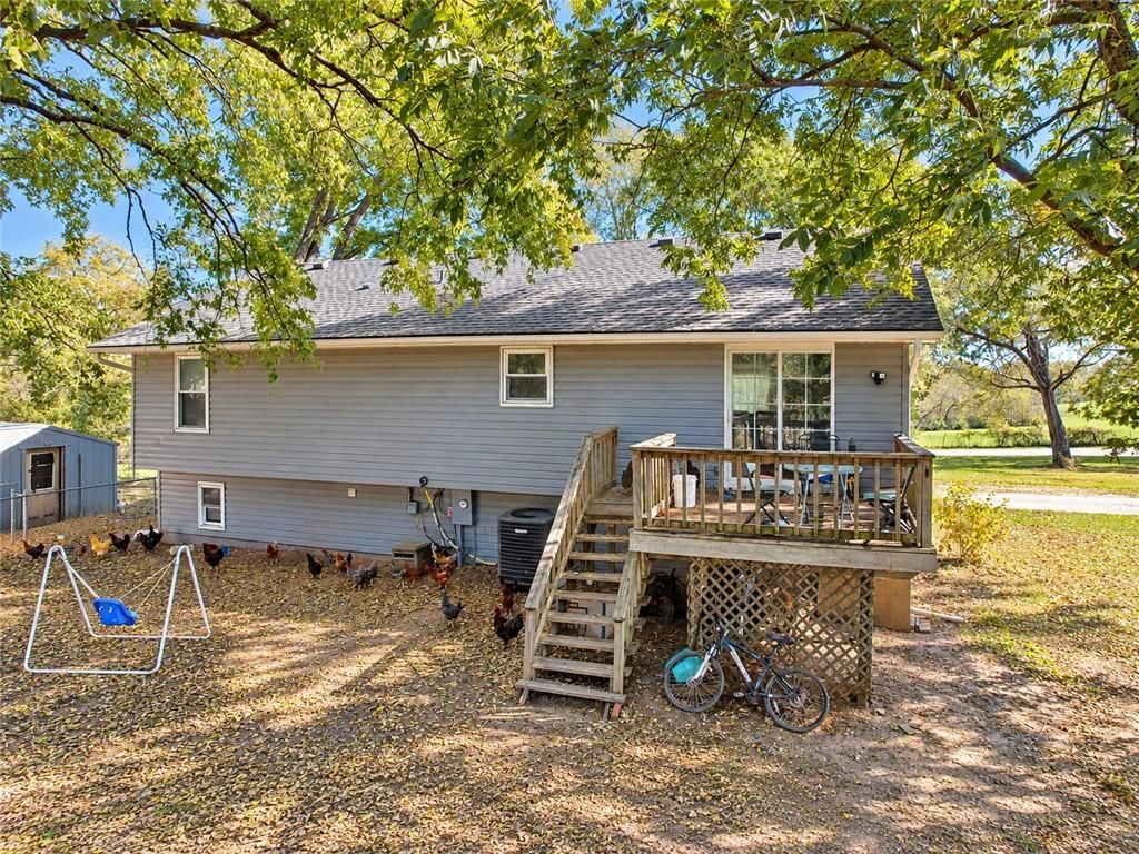 Deck at 14090 Walker Road, Kansas City, MO 64163