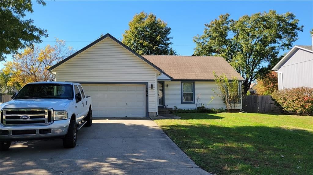 Photo 2 of 4 - 14650 S Peppermill Court, Olathe, KS 66062