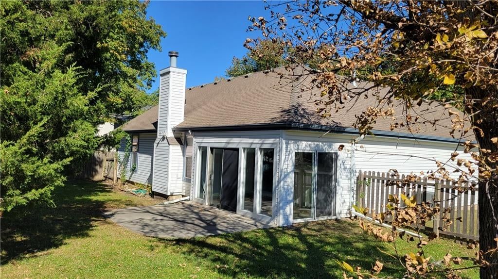 Photo 3: fenced yard, 14650 S Peppermill Court, Olathe, KS 66062