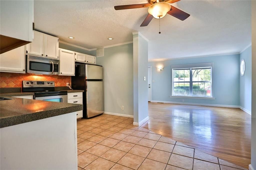 Photo 9 of 28 - 7721 Lowell Street