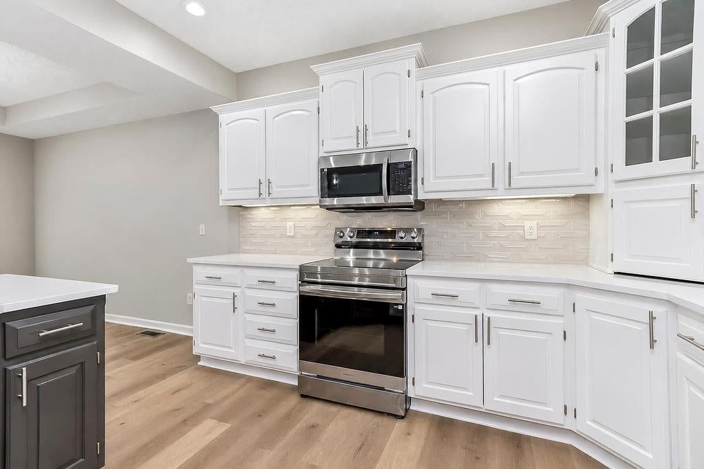 Photo 14 of 34 - 9605 NE 100th Street, Kansas City, MO 64157