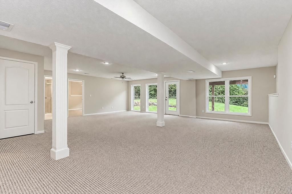 Finished basement and carpet at 9605 NE 100th Street, Kansas City, MO 64157