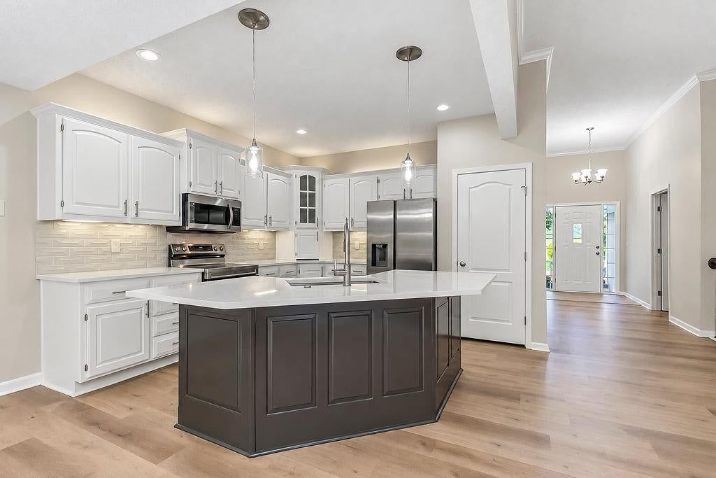Photo 11 of 34 - 9605 NE 100th Street, Kansas City, MO 64157