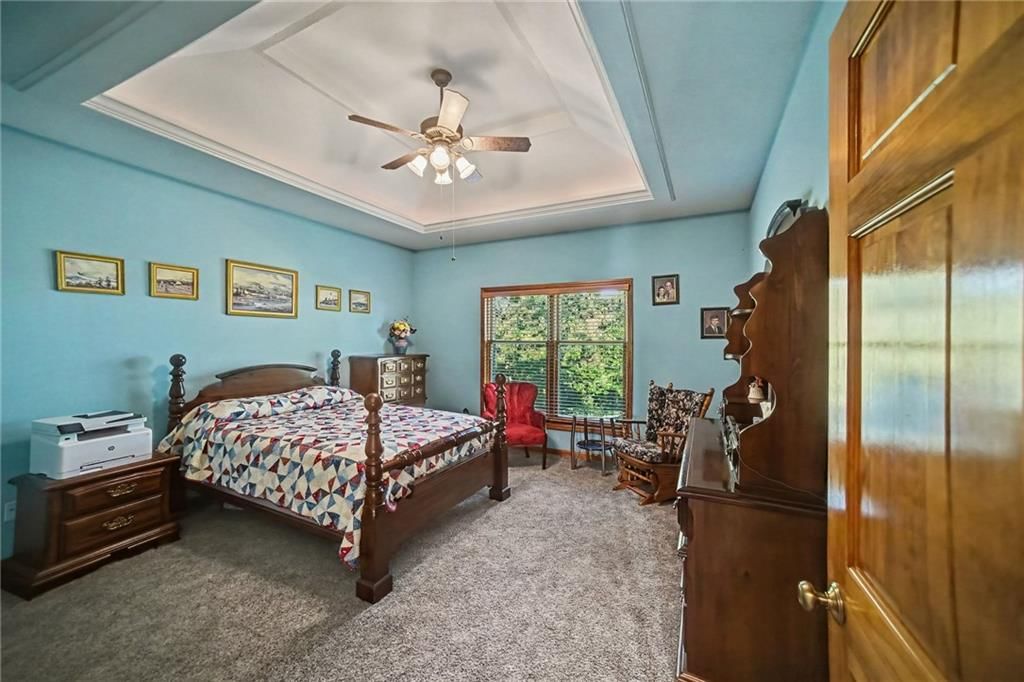 Photo 19 of 39 - 12554 Prestwick Lane, Kansas City, KS 66109