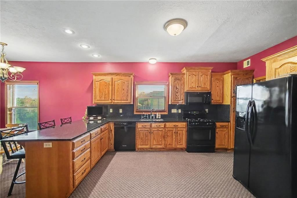 Gas range at 12554 Prestwick Lane, Kansas City, KS 66109