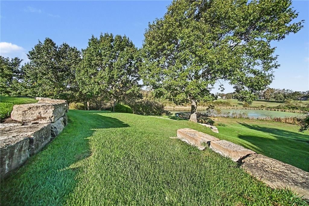 Photo 24 of 39 - 12554 Prestwick Lane, Kansas City, KS 66109
