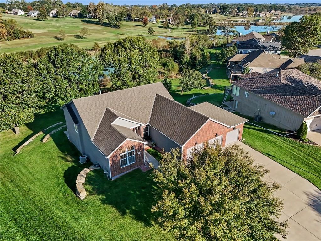 Photo 26 of 39 - 12554 Prestwick Lane, Kansas City, KS 66109