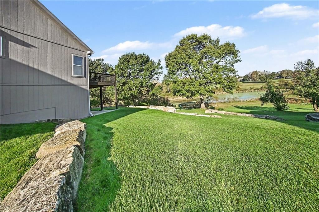 Photo 23 of 39 - 12554 Prestwick Lane, Kansas City, KS 66109