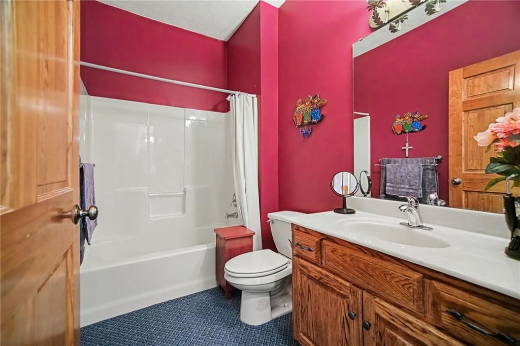 Photo 15 of 39 - 12554 Prestwick Lane, Kansas City, KS 66109