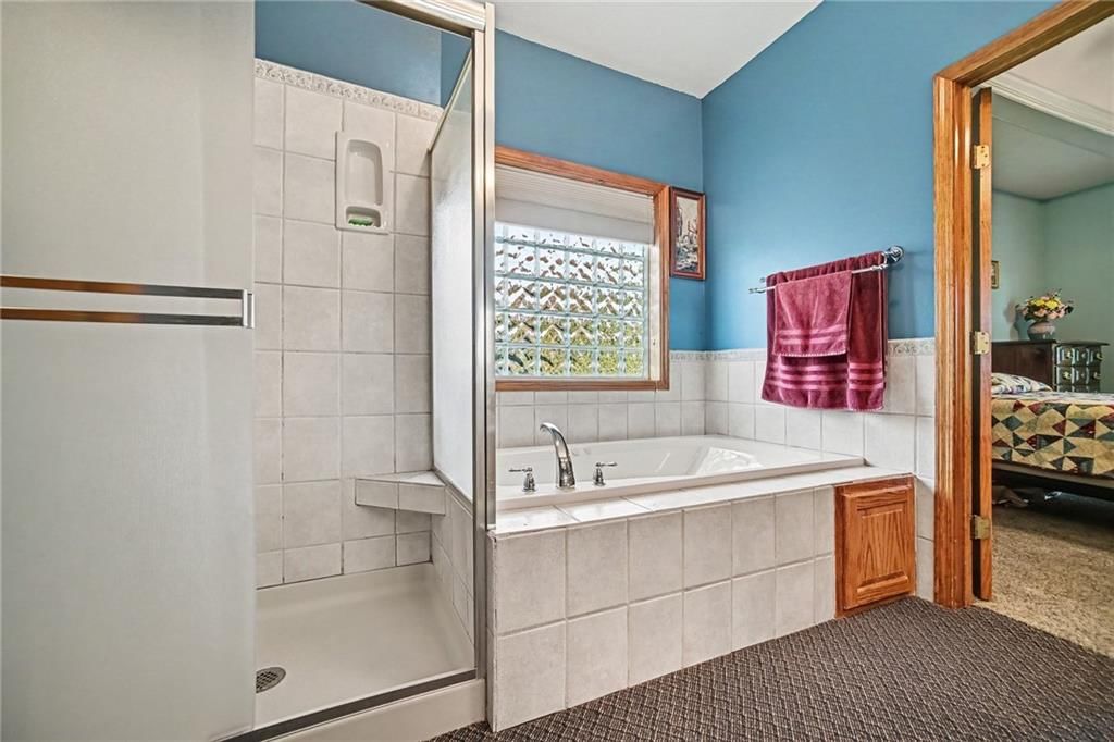 Photo 17 of 39 - 12554 Prestwick Lane, Kansas City, KS 66109