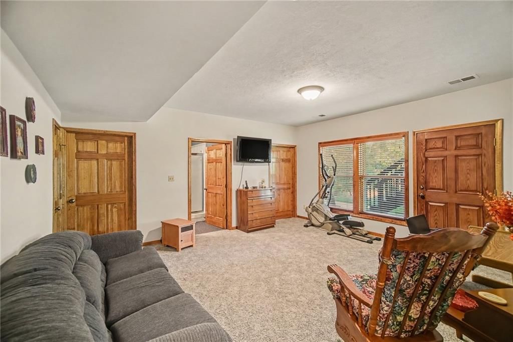 Photo 20 of 39 - 12554 Prestwick Lane, Kansas City, KS 66109
