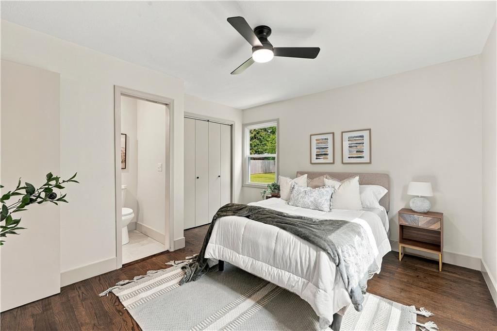 Photo 20 of 32 - 7907 Reinhardt Lane, Prairie Village, KS 66204