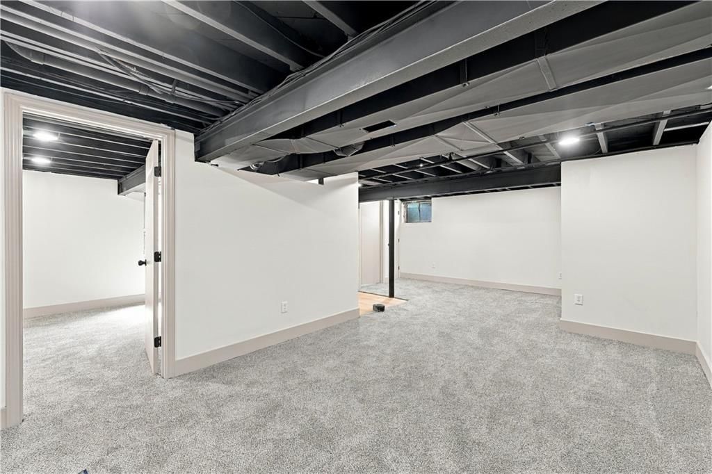 Photo 26 of 32 - 7907 Reinhardt Lane, Prairie Village, KS 66204