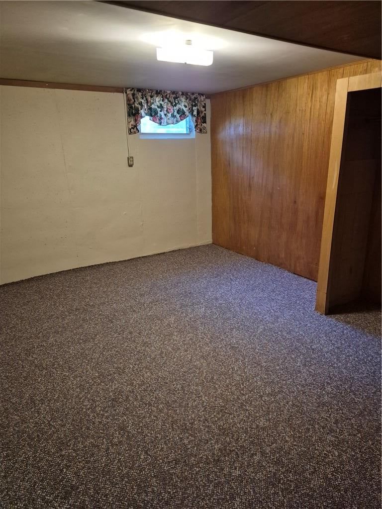 Photo 10 of 19 - 1913 Grand Avenue, Leavenworth, KS 66048