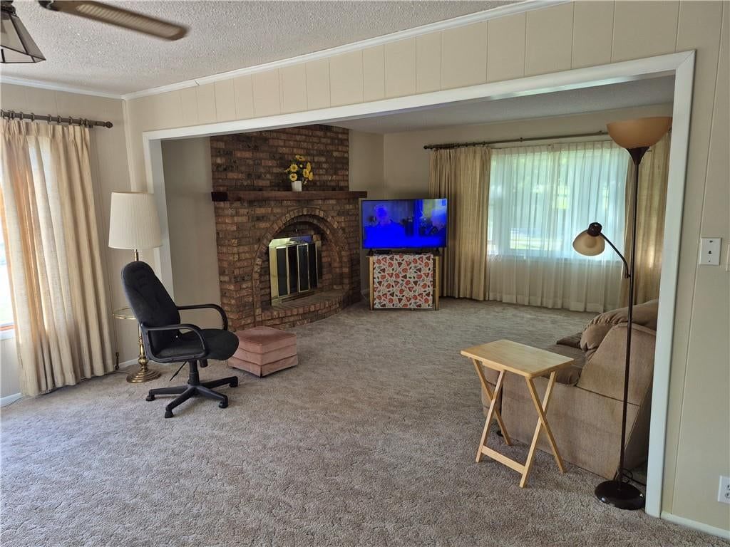 1913 Grand Avenue, Leavenworth, KS