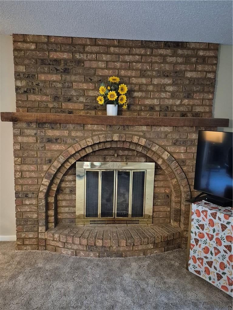 1913 Grand Avenue, Leavenworth, KS: listing photo 3