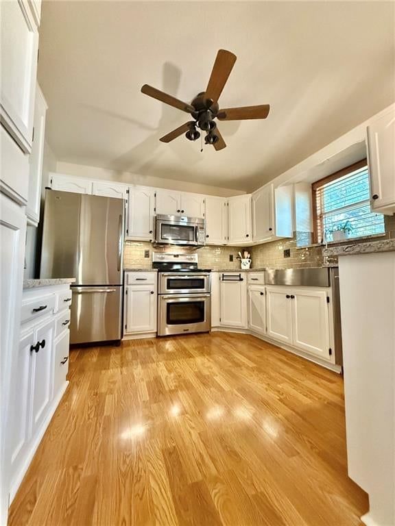 2130 Sunset Circle, Pleasant Hill, MO: listing photo 3