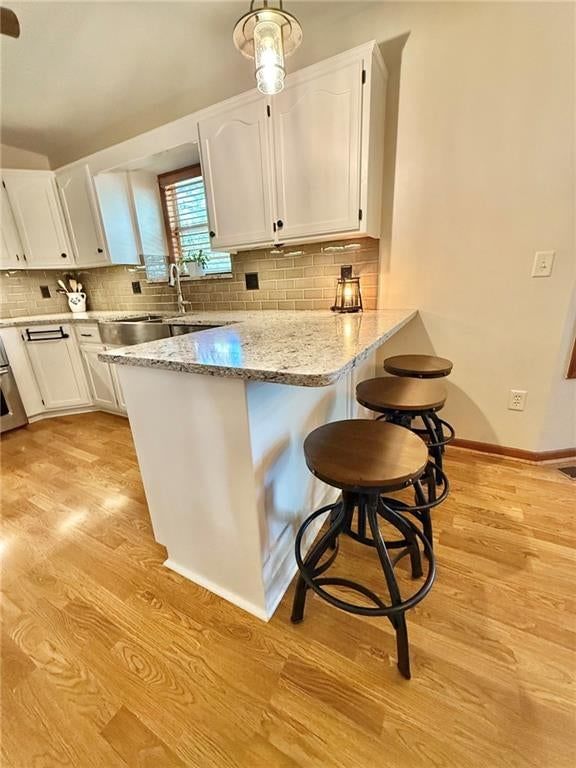 Photo 4 of 10 - 2130 Sunset Circle, Pleasant Hill, MO 64080