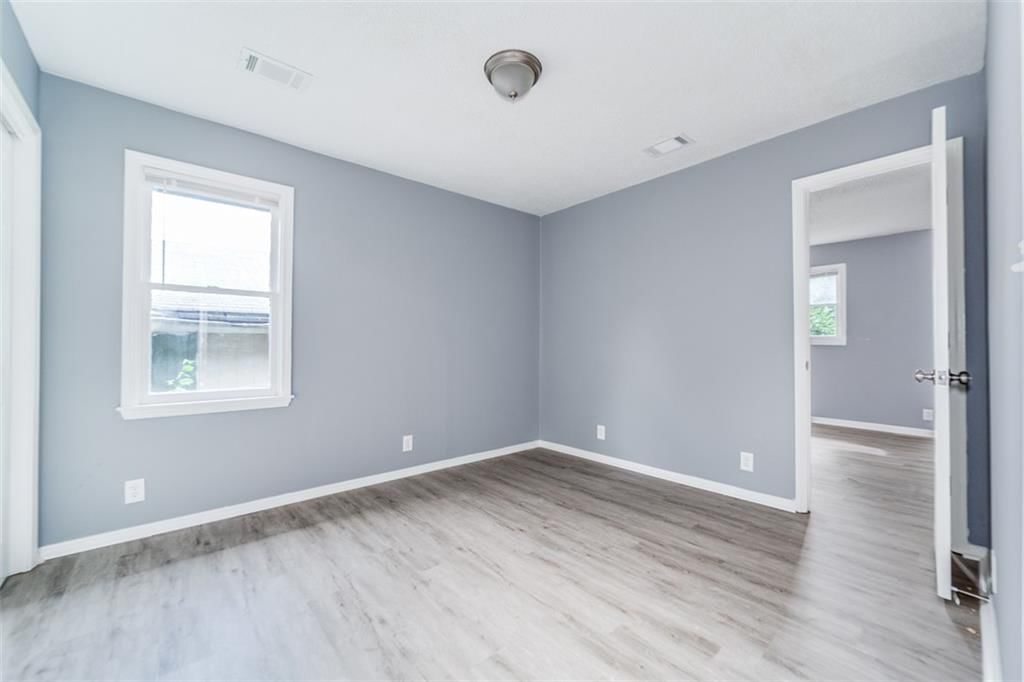 Photo 12 of 13 - 8234 Paseo Boulevard, Kansas City, MO 64131