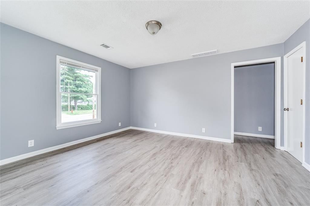 8234 Paseo Boulevard, Kansas City, MO: listing photo 3