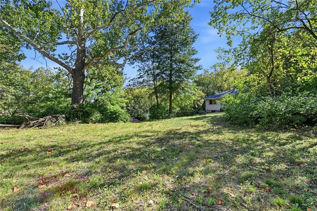 Photo 24 of 26 - 2216 NE 39th Terrace, Kansas City, MO 64116