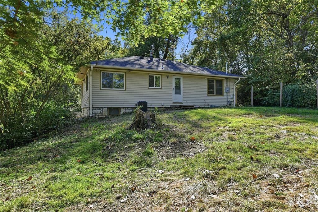 Photo 25 of 26 - 2216 NE 39th Terrace, Kansas City, MO 64116