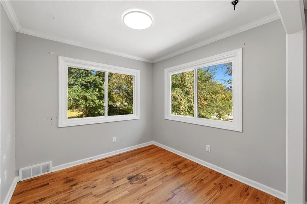Photo 8 of 26 - 2216 NE 39th Terrace, Kansas City, MO 64116
