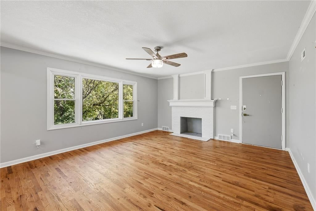 Photo 7 of 26 - 2216 NE 39th Terrace, Kansas City, MO 64116
