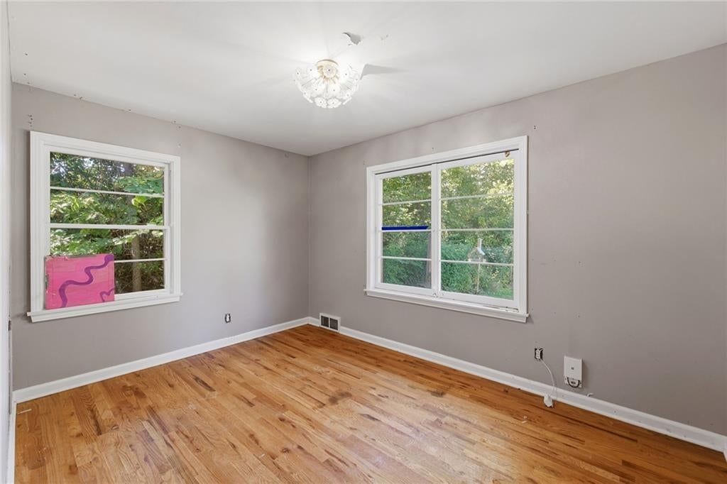 Photo 15 of 26 - 2216 NE 39th Terrace, Kansas City, MO 64116