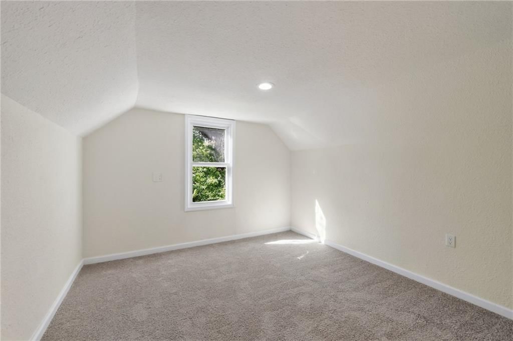 Photo 24 of 41 - 212 E 99 Street, Kansas City, MO 64114