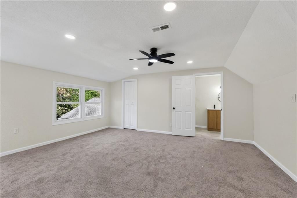 Photo 26 of 41 - 212 E 99 Street, Kansas City, MO 64114