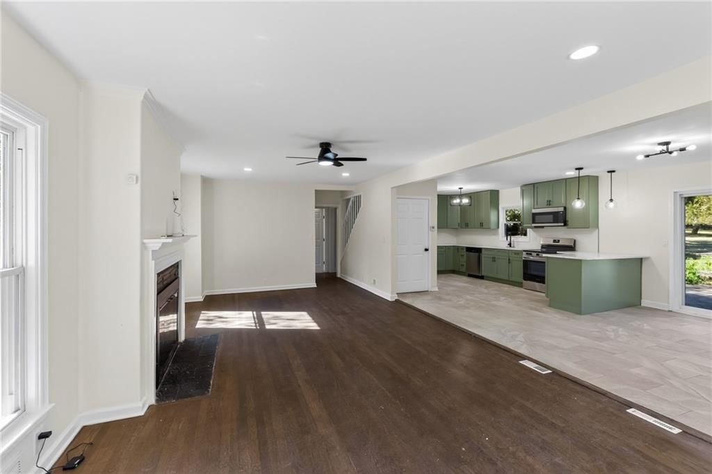 Photo 7 of 41 - 212 E 99 Street, Kansas City, MO 64114