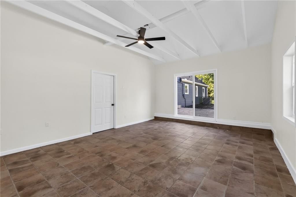 Photo 16 of 41 - 212 E 99 Street, Kansas City, MO 64114