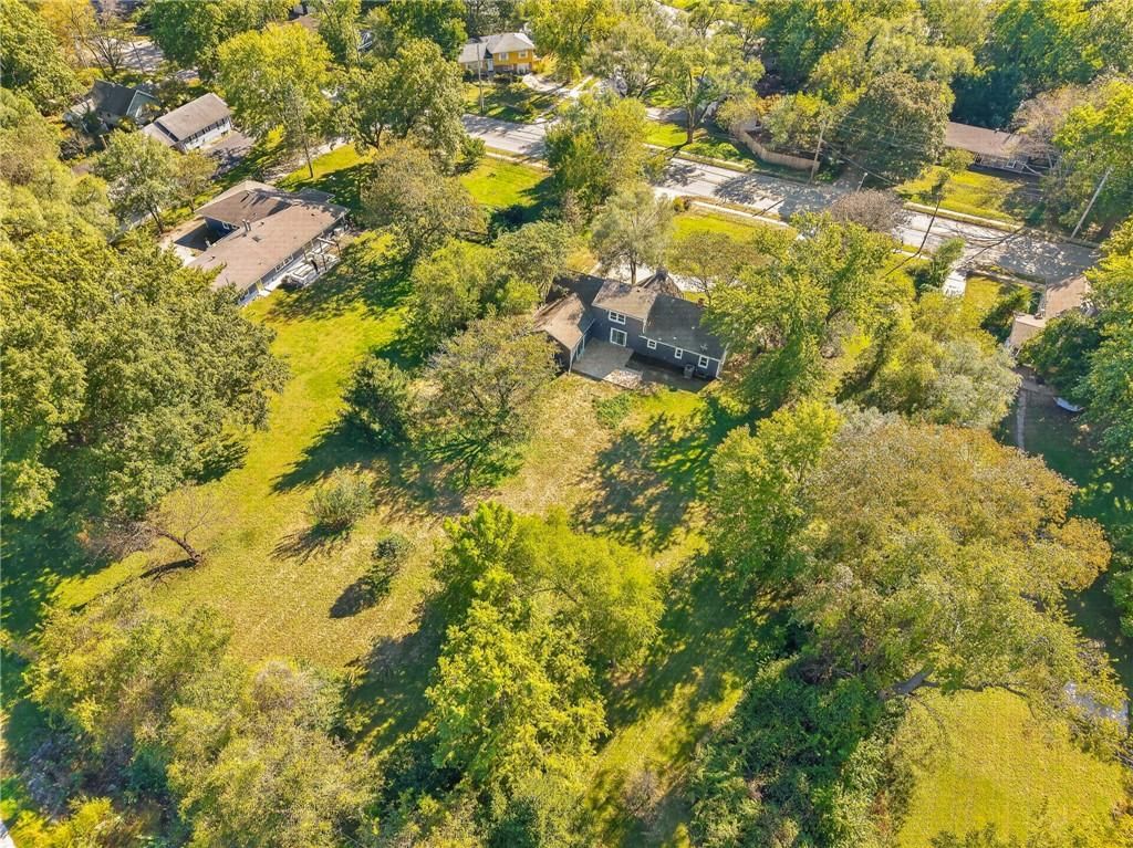 Photo 38 of 41 - 212 E 99 Street, Kansas City, MO 64114
