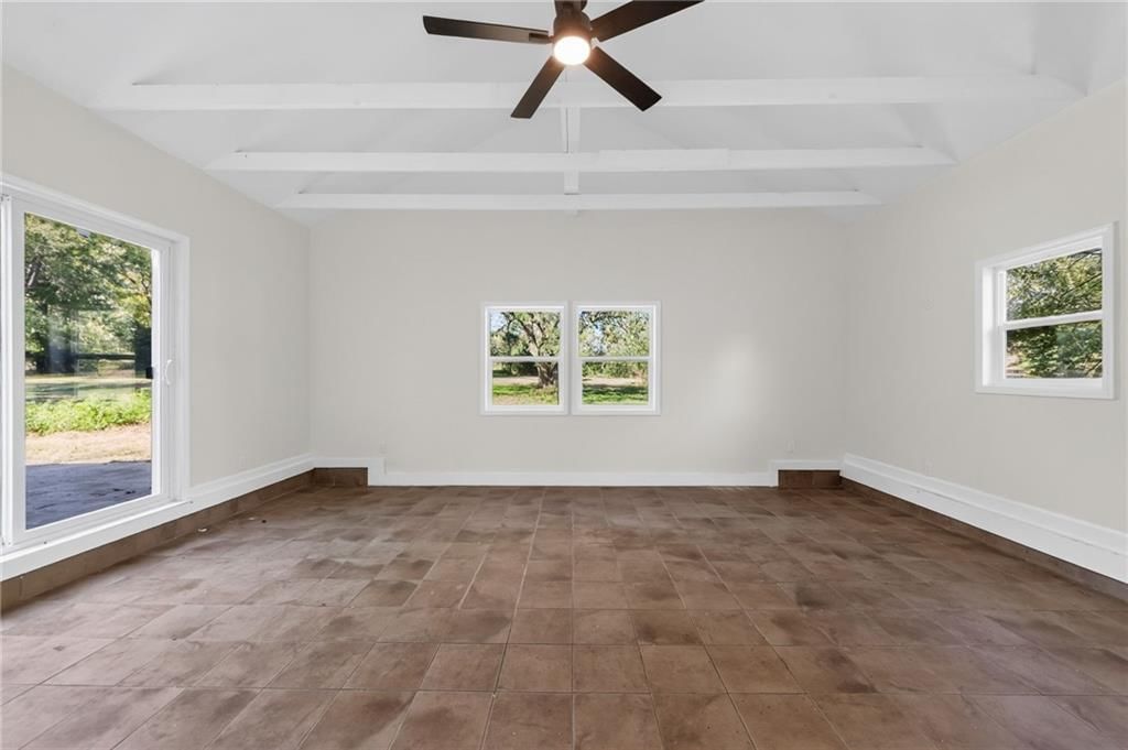 Photo 15 of 41 - 212 E 99 Street, Kansas City, MO 64114
