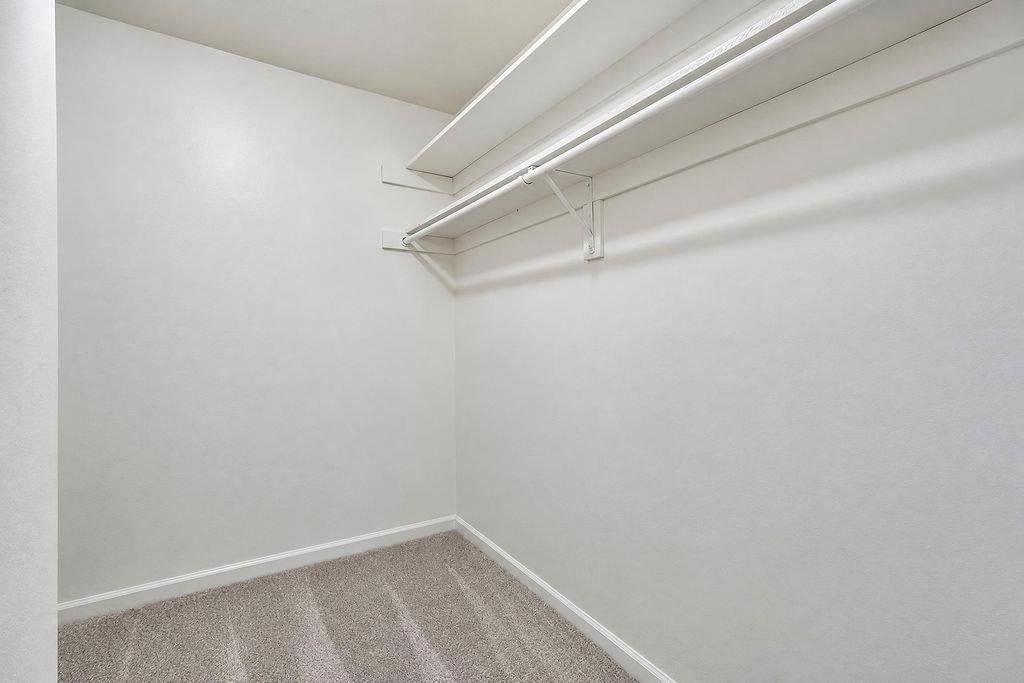 Photo 34 of 44 - 13811 West 48th Street, Shawnee, KS 66217