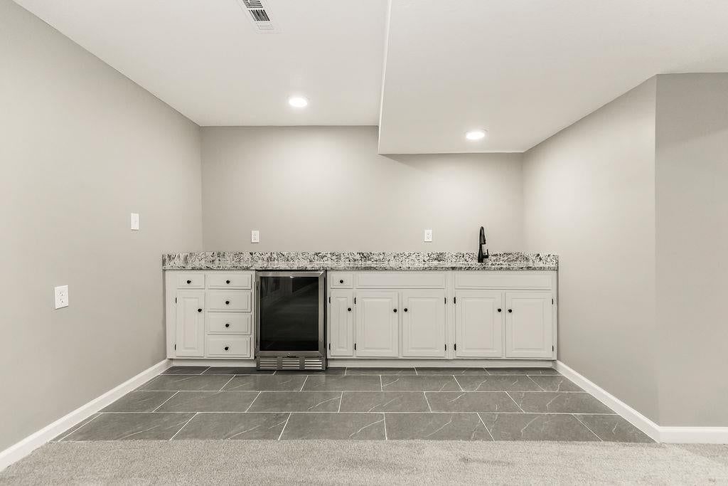 Wet bar at 13811 West 48th Street, Shawnee, KS 66217