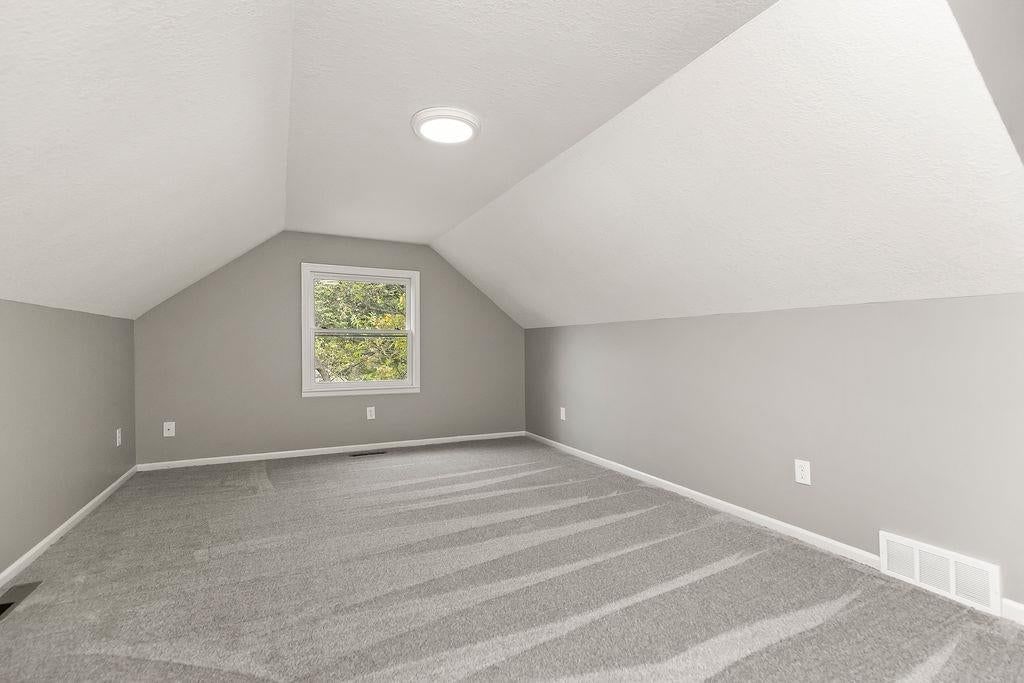 Photo 22 of 44 - 13811 West 48th Street, Shawnee, KS 66217