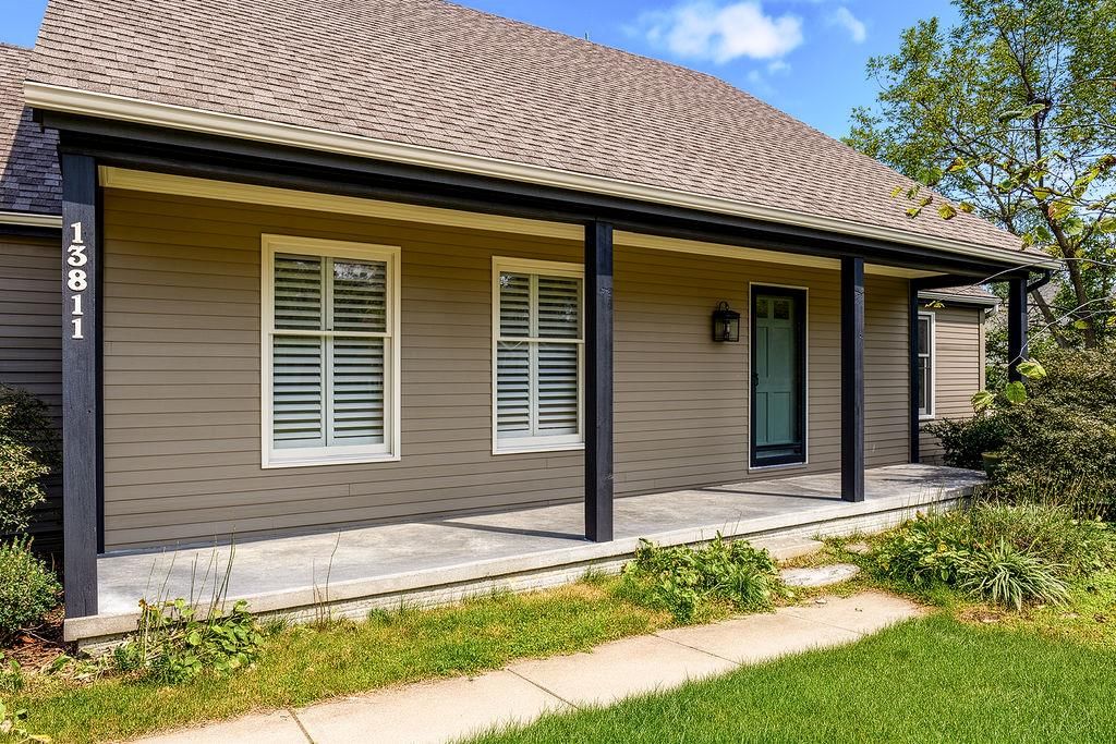 13811 West 48th Street, Shawnee, KS: listing photo 3