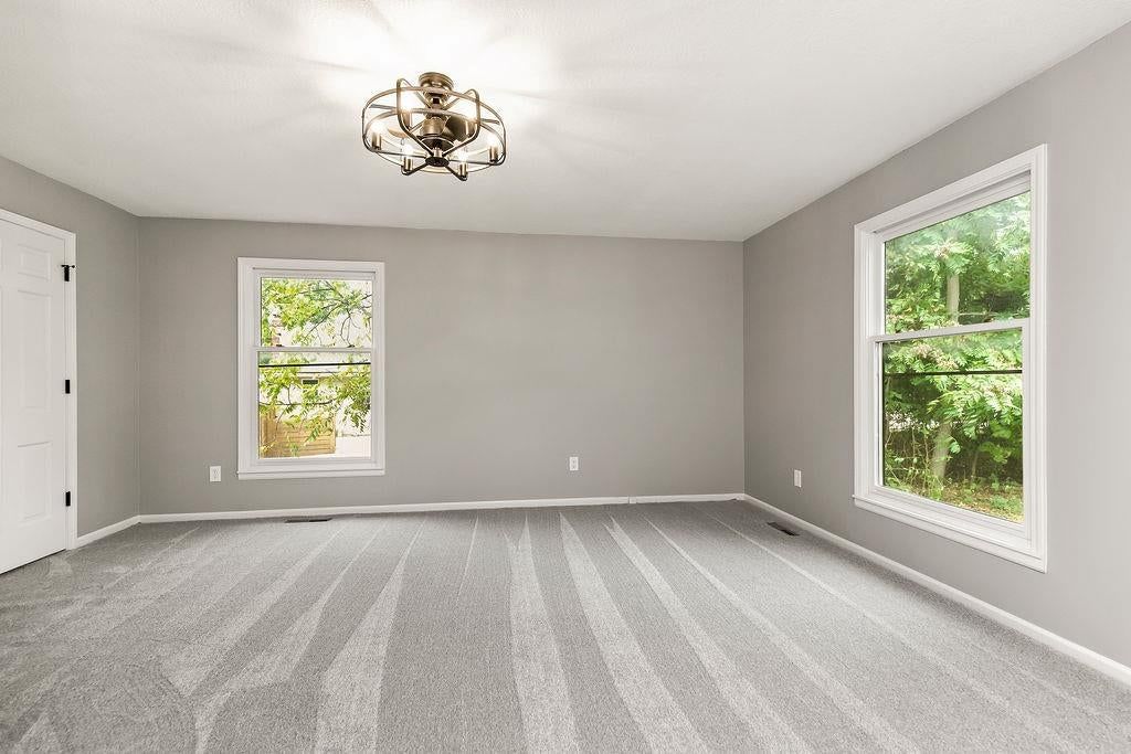 Photo 25 of 44 - 13811 West 48th Street, Shawnee, KS 66217