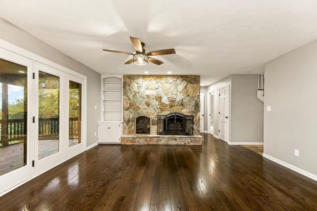 Photo 9 of 44 - 13811 West 48th Street, Shawnee, KS 66217