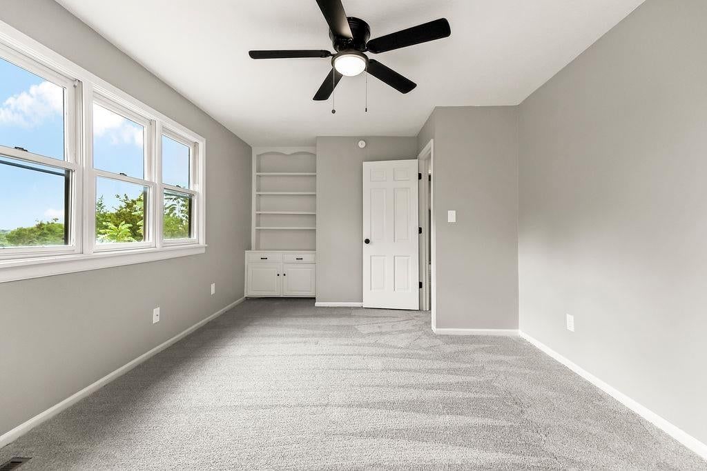 Photo 20 of 44 - 13811 West 48th Street, Shawnee, KS 66217
