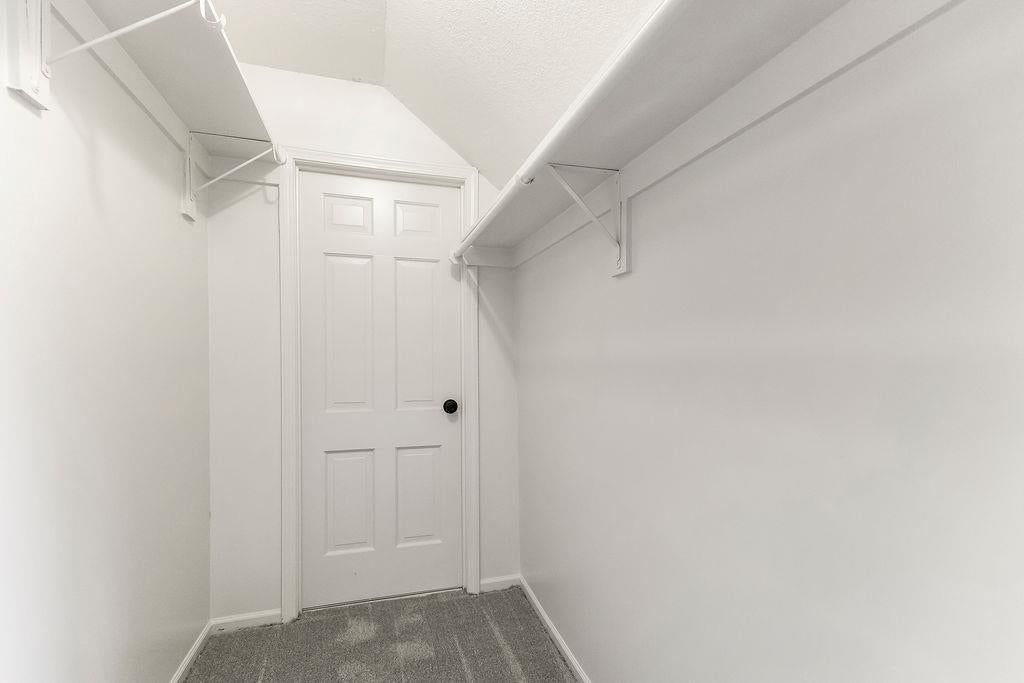 Photo 21 of 44 - 13811 West 48th Street, Shawnee, KS 66217