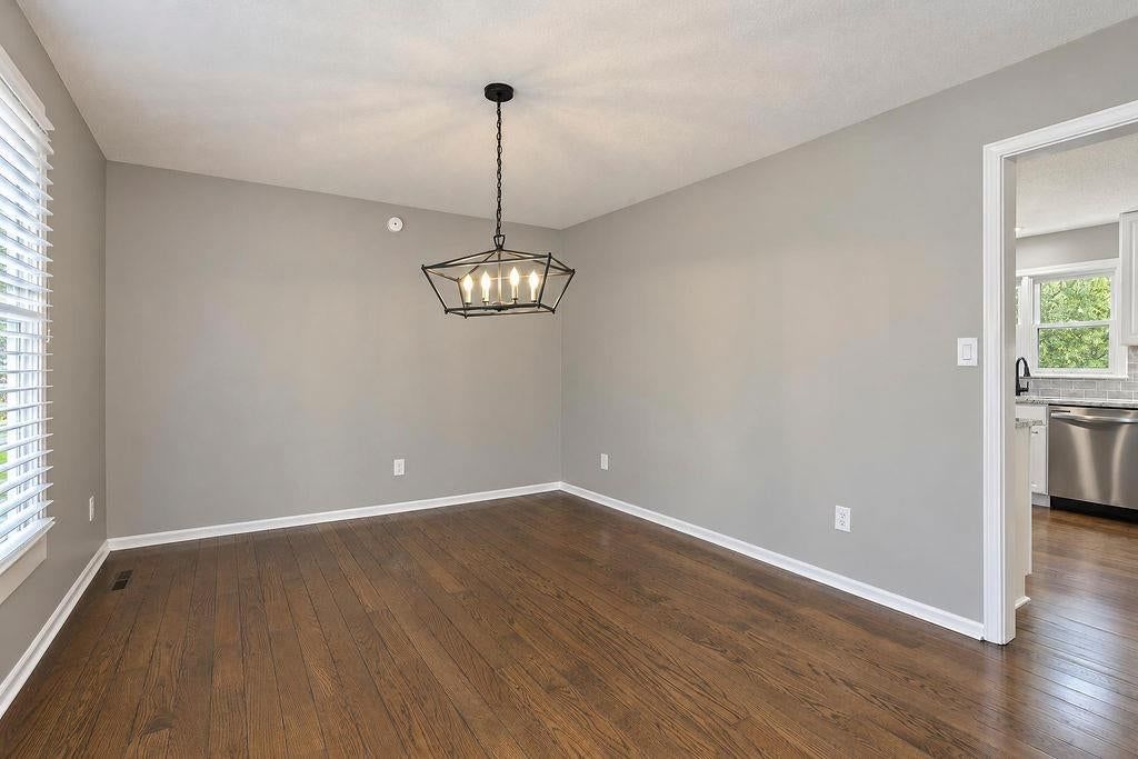 Photo 8 of 44 - 13811 West 48th Street, Shawnee, KS 66217