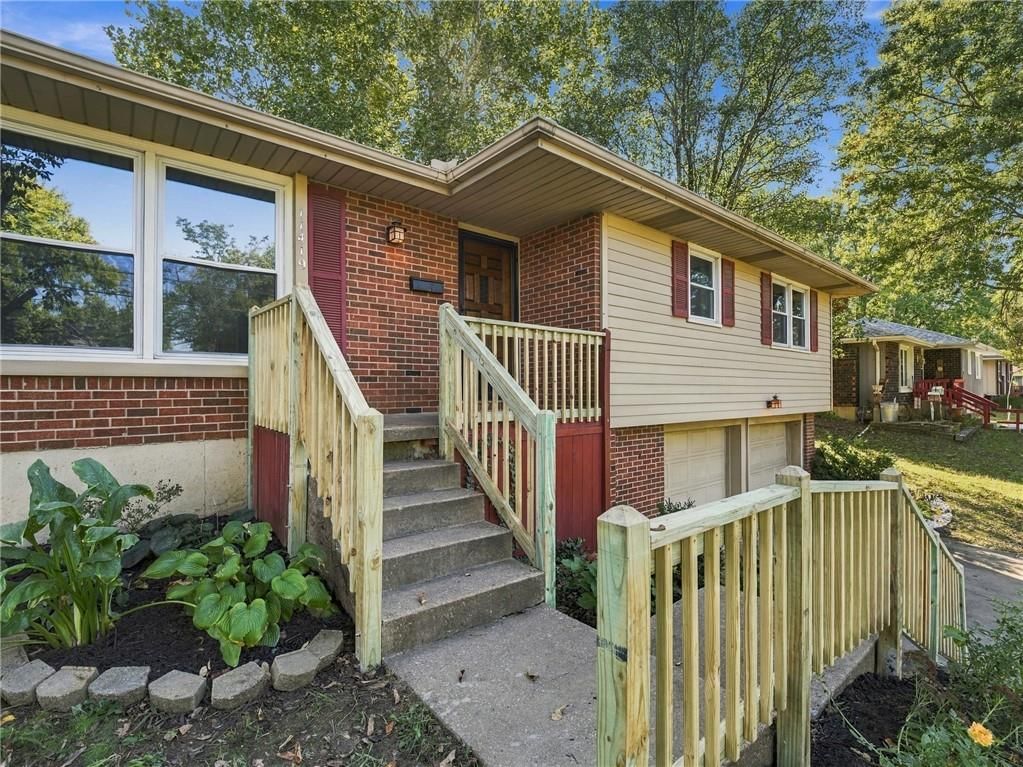 11419 W 47TH Street, Shawnee, KS: listing photo 2