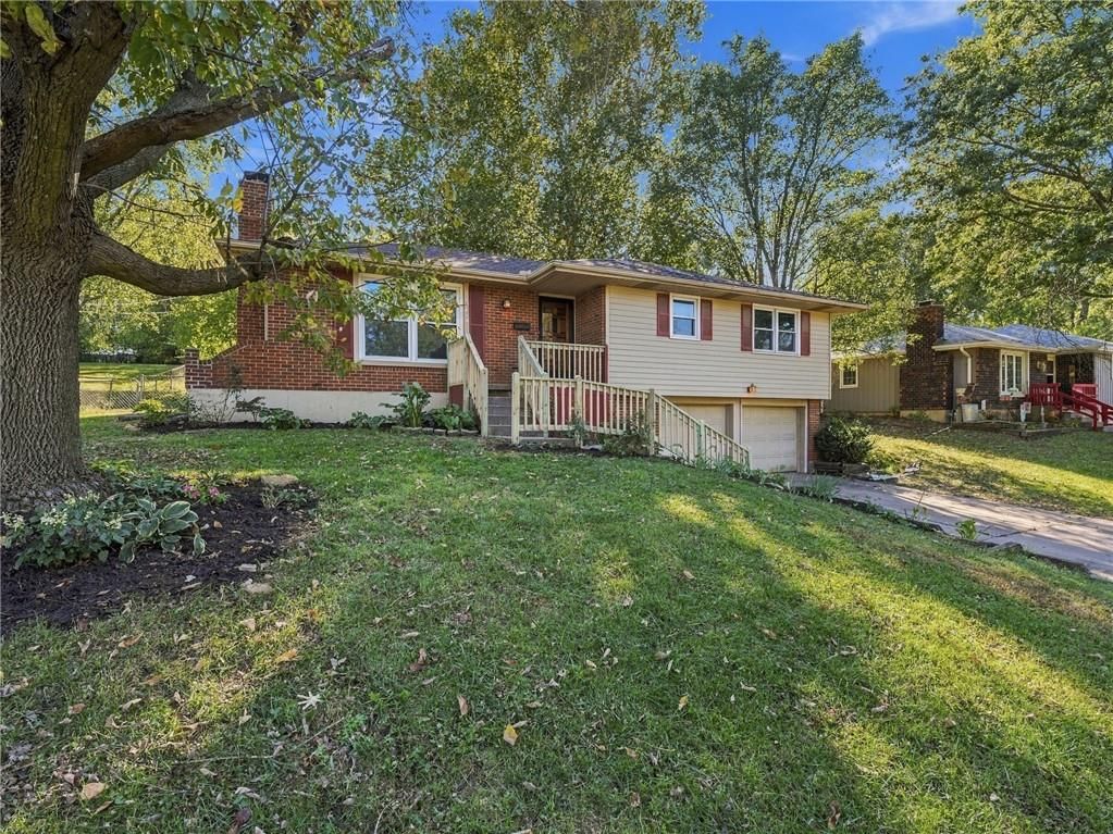 Photo 4 of 41 - 11419 W 47TH Street