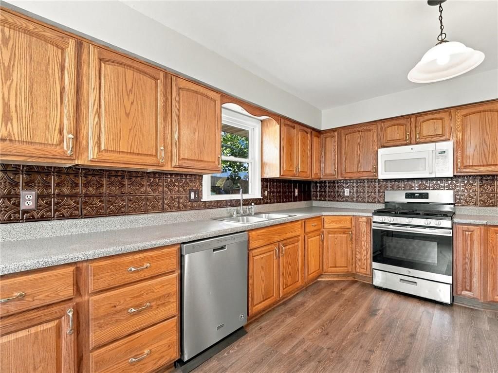 Photo 12 of 41 - 11419 W 47TH Street