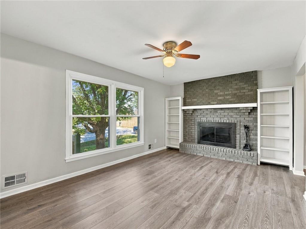 Photo 9 of 41 - 11419 W 47TH Street
